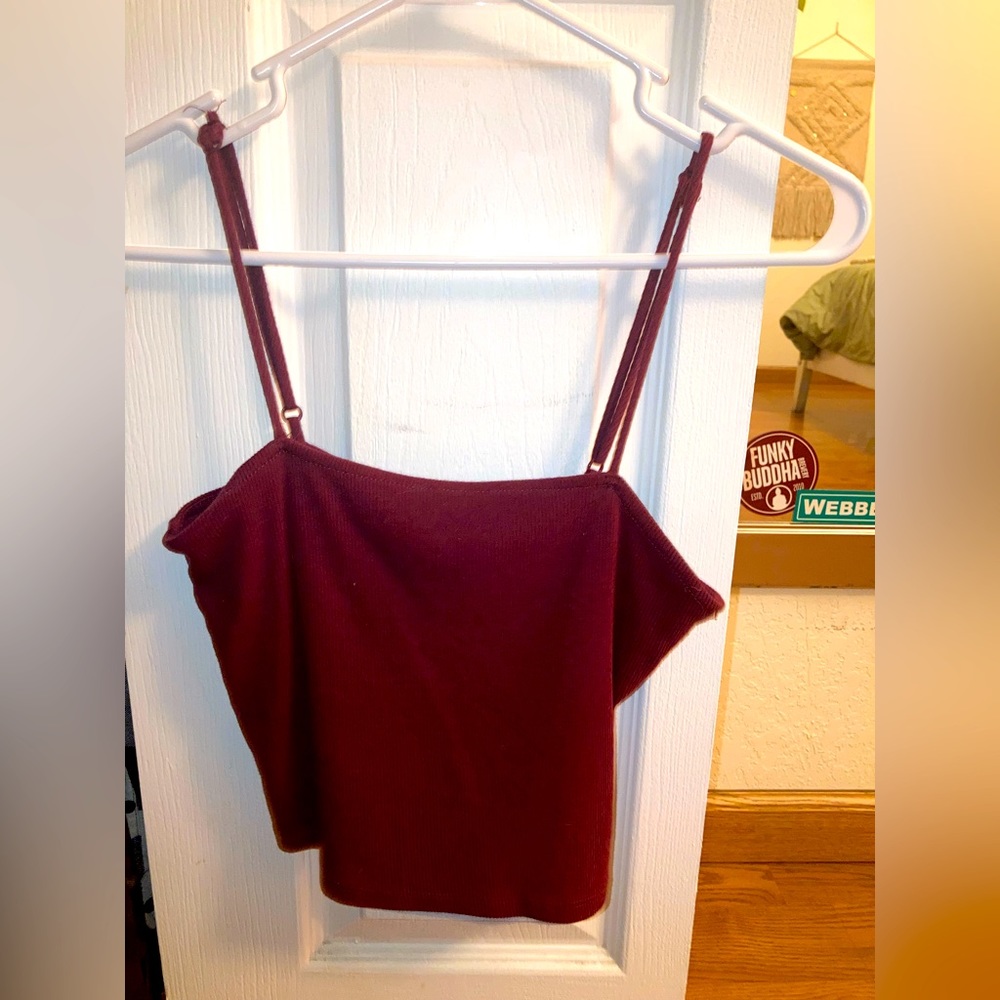 Burgundy red cropped tank top